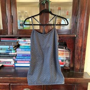 Lululemon tank 
Size 8